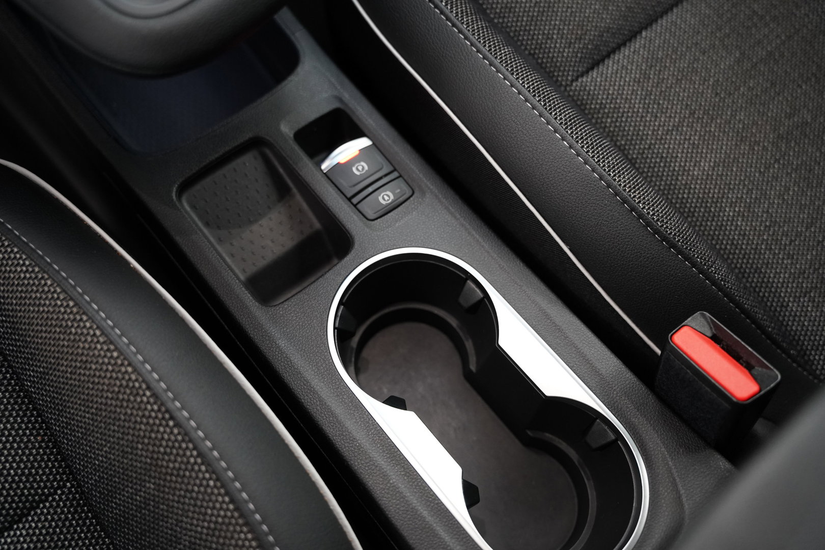 Renault Captur 1.6 E-Tech Plug-in Hybrid 160 Intens Full-led Stoel/stuur-verwarming Trekhaak