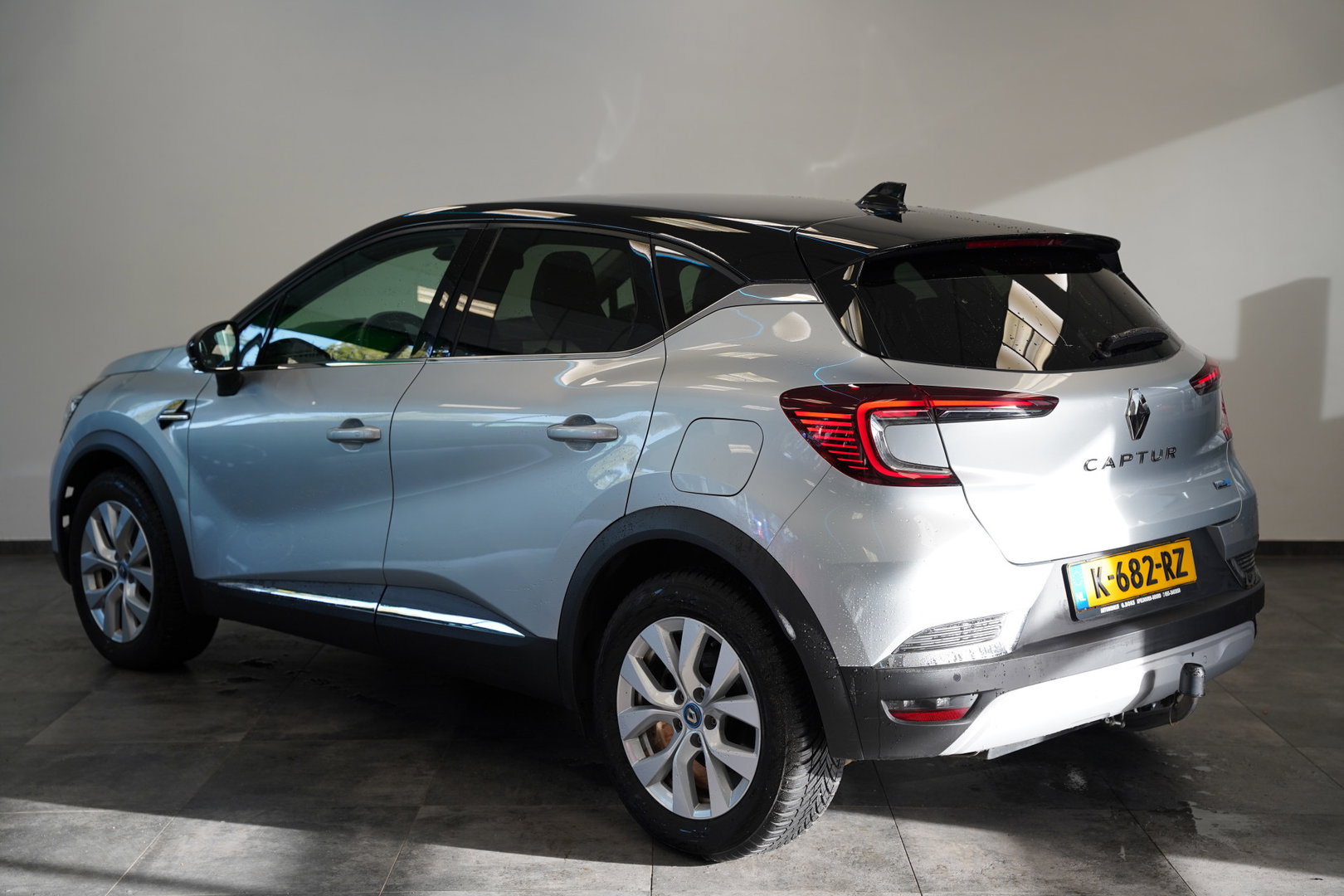 Renault Captur 1.6 E-Tech Plug-in Hybrid 160 Intens Full-led Stoel/stuur-verwarming Trekhaak