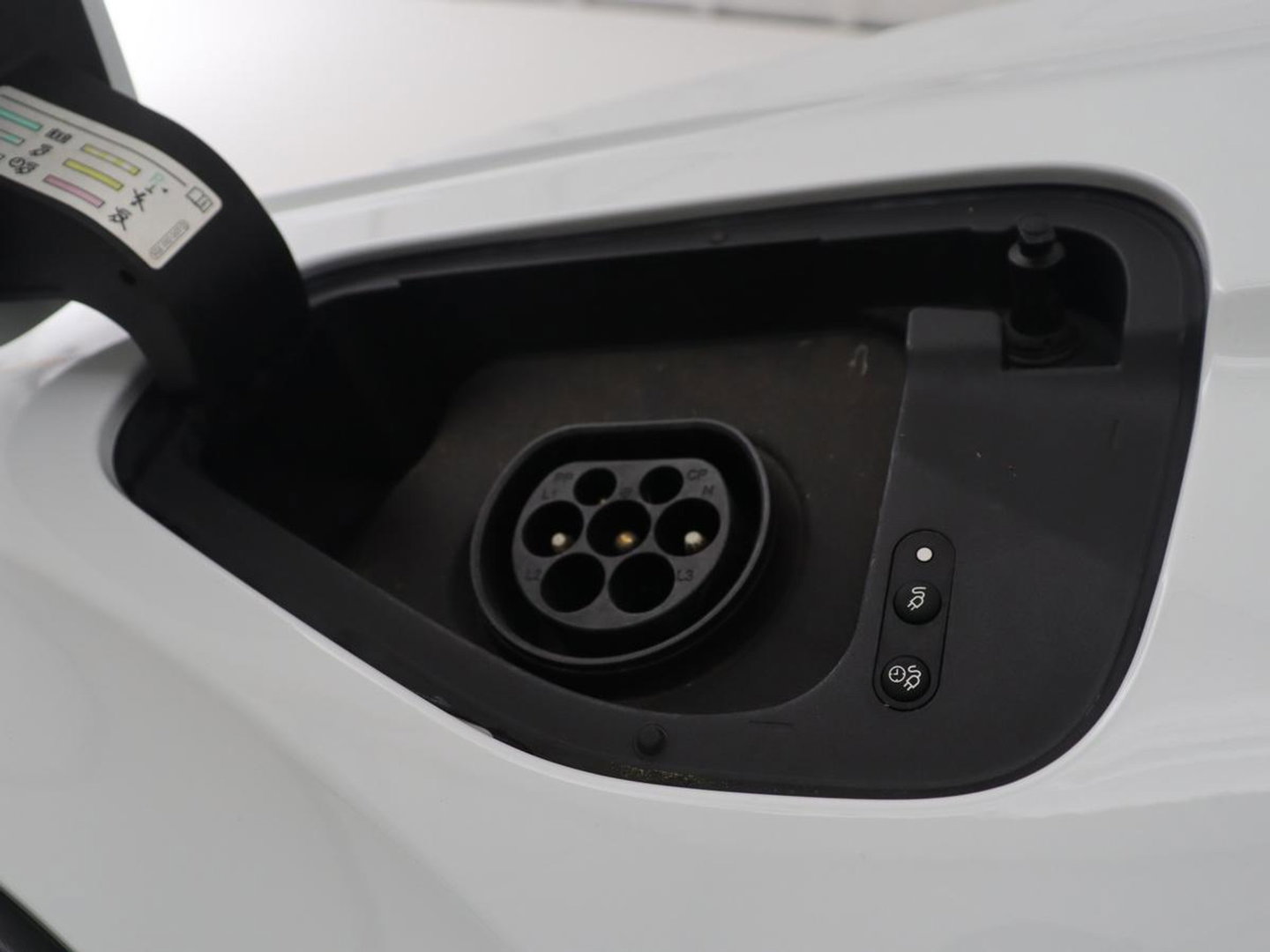 Volkswagen Tiguan 1.5 eHybrid Edition 20 SOH 93,3 % | R-Line | Trekhaak | LED | Camera | Apple Carplay |