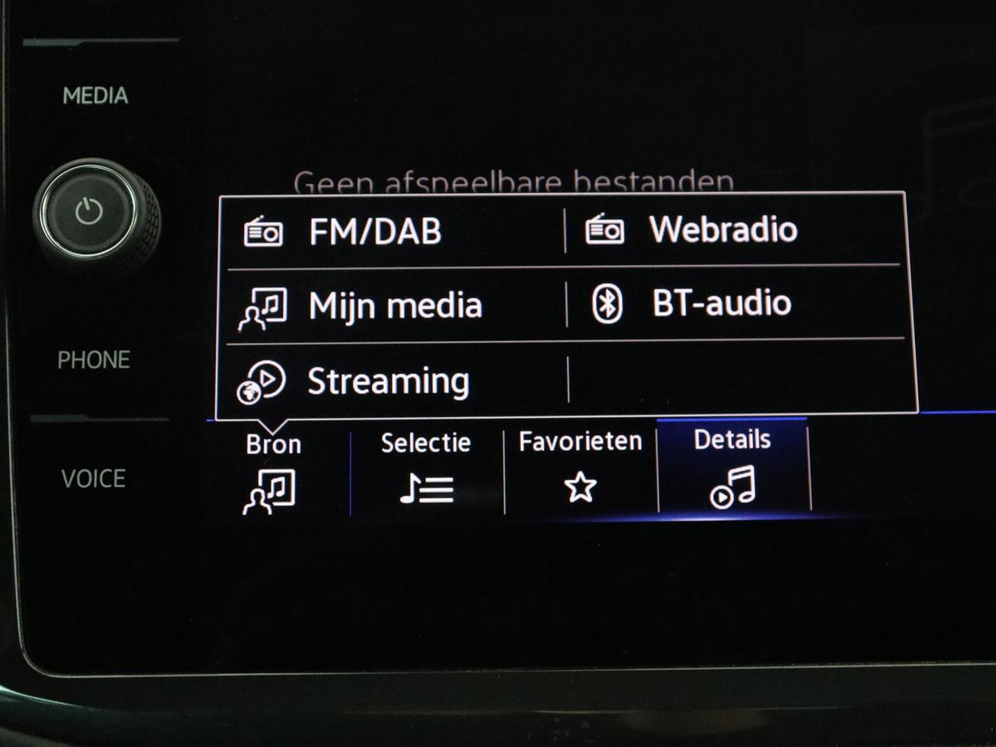 Volkswagen Tiguan 1.5 eHybrid Edition 20 SOH 93,3 % | R-Line | Trekhaak | LED | Camera | Apple Carplay |