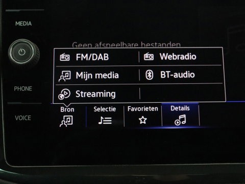 Volkswagen Tiguan 1.5 eHybrid Edition 20 SOH 93,3 % | R-Line | Trekhaak | LED | Camera | Apple Carplay |
