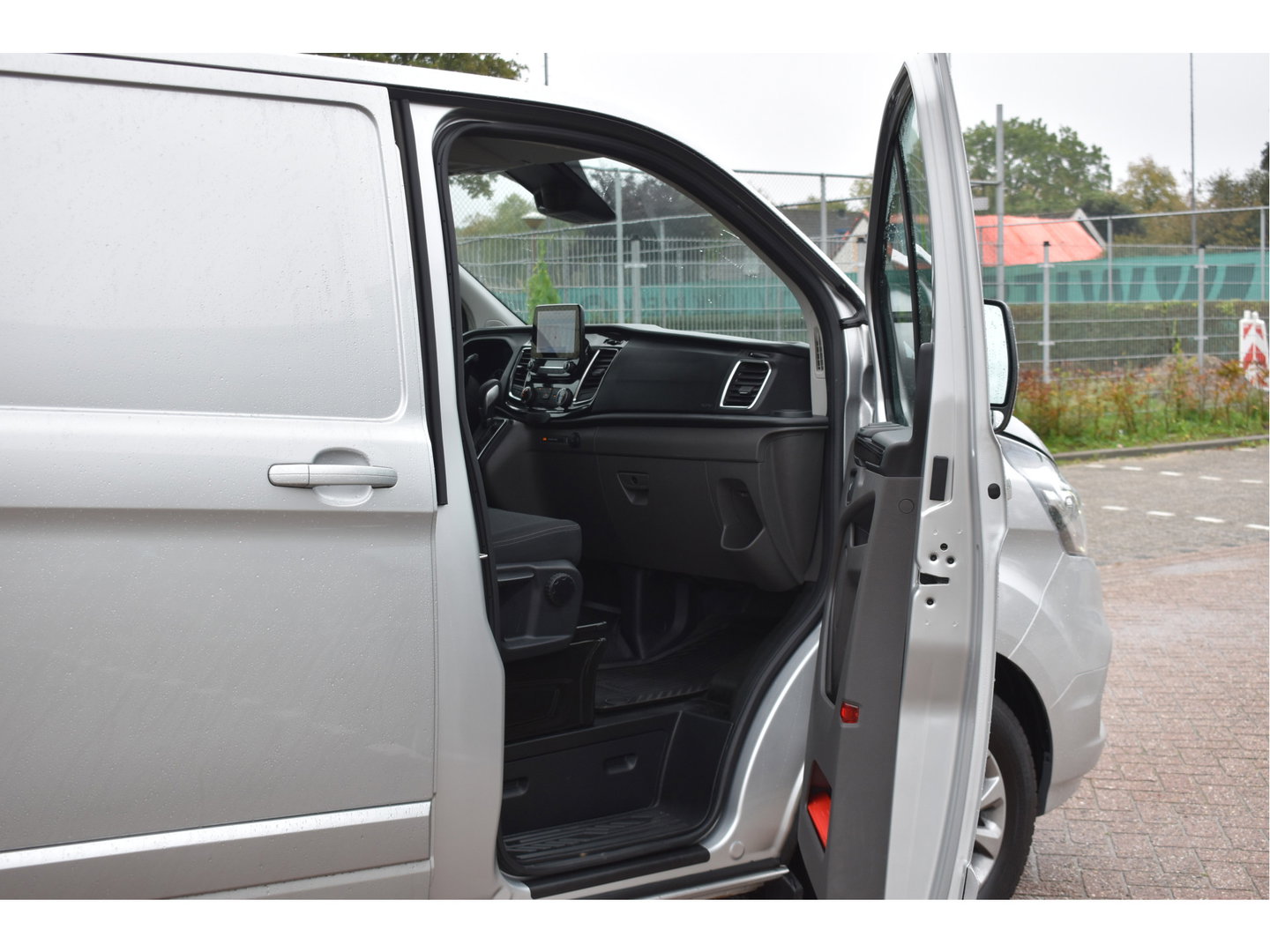 Ford Transit Custom 280 2.0 TDCI L1H1 Limited 2x schuifdeur 130 pk | NL-Auto | Camera | Carplay | Stoelverwarming | DAB | PDC | NAP