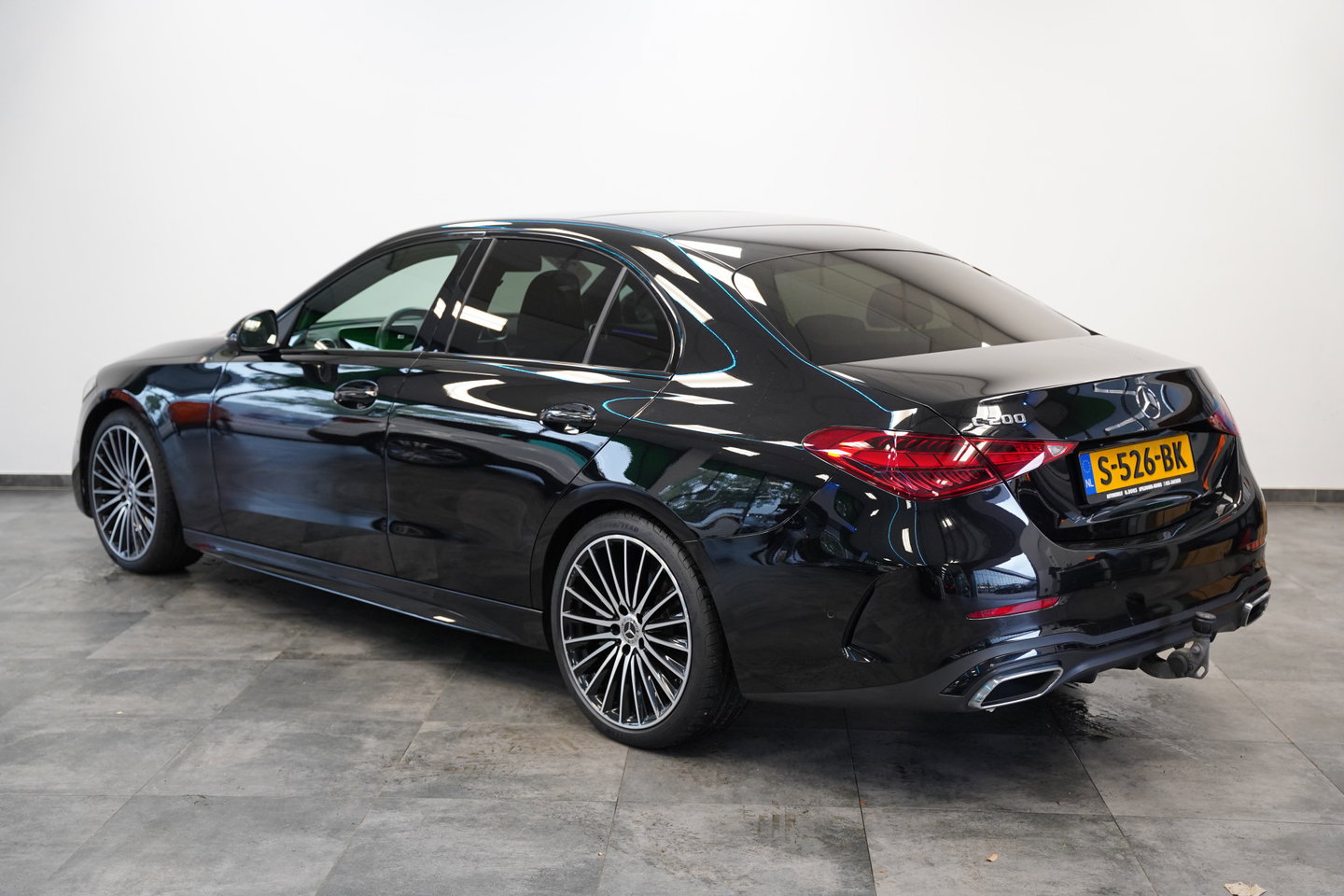Mercedes-Benz C-Klasse 200 Launch Edition AMG Line Panoramadak Advance Sound Trekhaak Sfeerverlichting Trekhaak NAP!