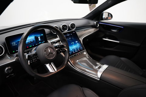 Mercedes-Benz C-Klasse 200 Launch Edition AMG Line Panoramadak Advance Sound Trekhaak Sfeerverlichting Trekhaak NAP!