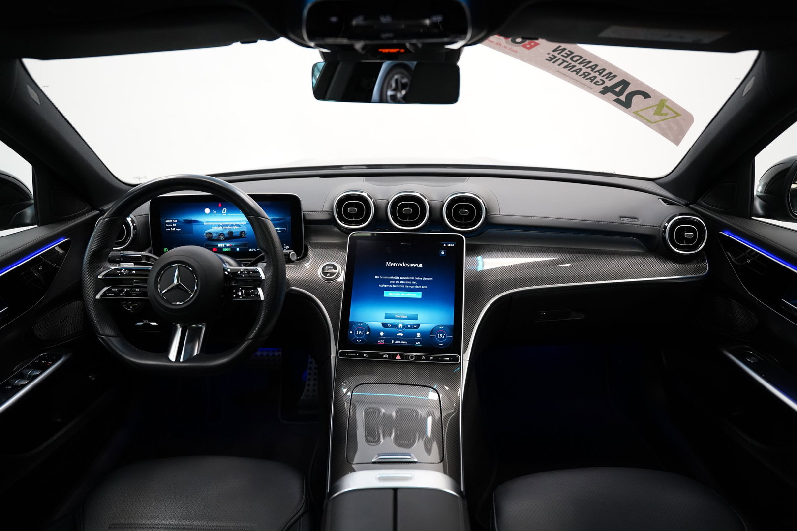 Mercedes-Benz C-Klasse 200 Launch Edition AMG Line Panoramadak Advance Sound Trekhaak Sfeerverlichting Trekhaak NAP!