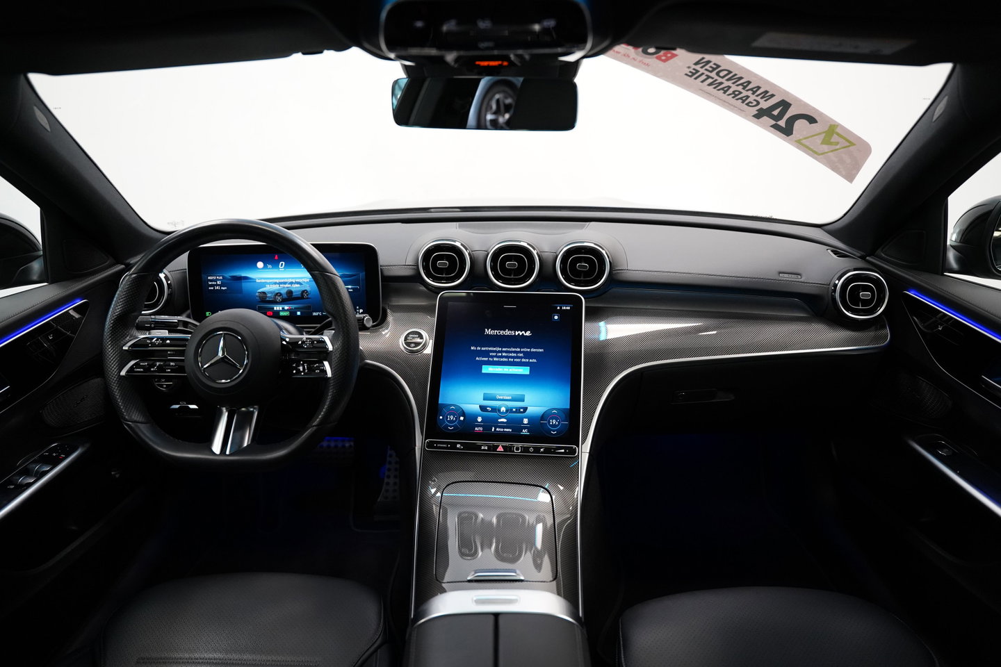 Mercedes-Benz C-Klasse 200 Launch Edition AMG Line Panoramadak Advance Sound Trekhaak Sfeerverlichting Trekhaak NAP!