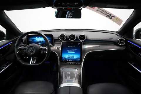 Mercedes-Benz C-Klasse 200 Launch Edition AMG Line Panoramadak Advance Sound Trekhaak Sfeerverlichting Trekhaak NAP!
