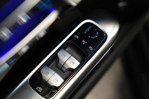 Mercedes-Benz C-Klasse 200 Launch Edition AMG Line Panoramadak Advance Sound Trekhaak Sfeerverlichting Trekhaak NAP!