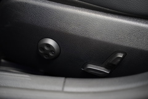 Mercedes-Benz C-Klasse 200 Launch Edition AMG Line Panoramadak Advance Sound Trekhaak Sfeerverlichting Trekhaak NAP!