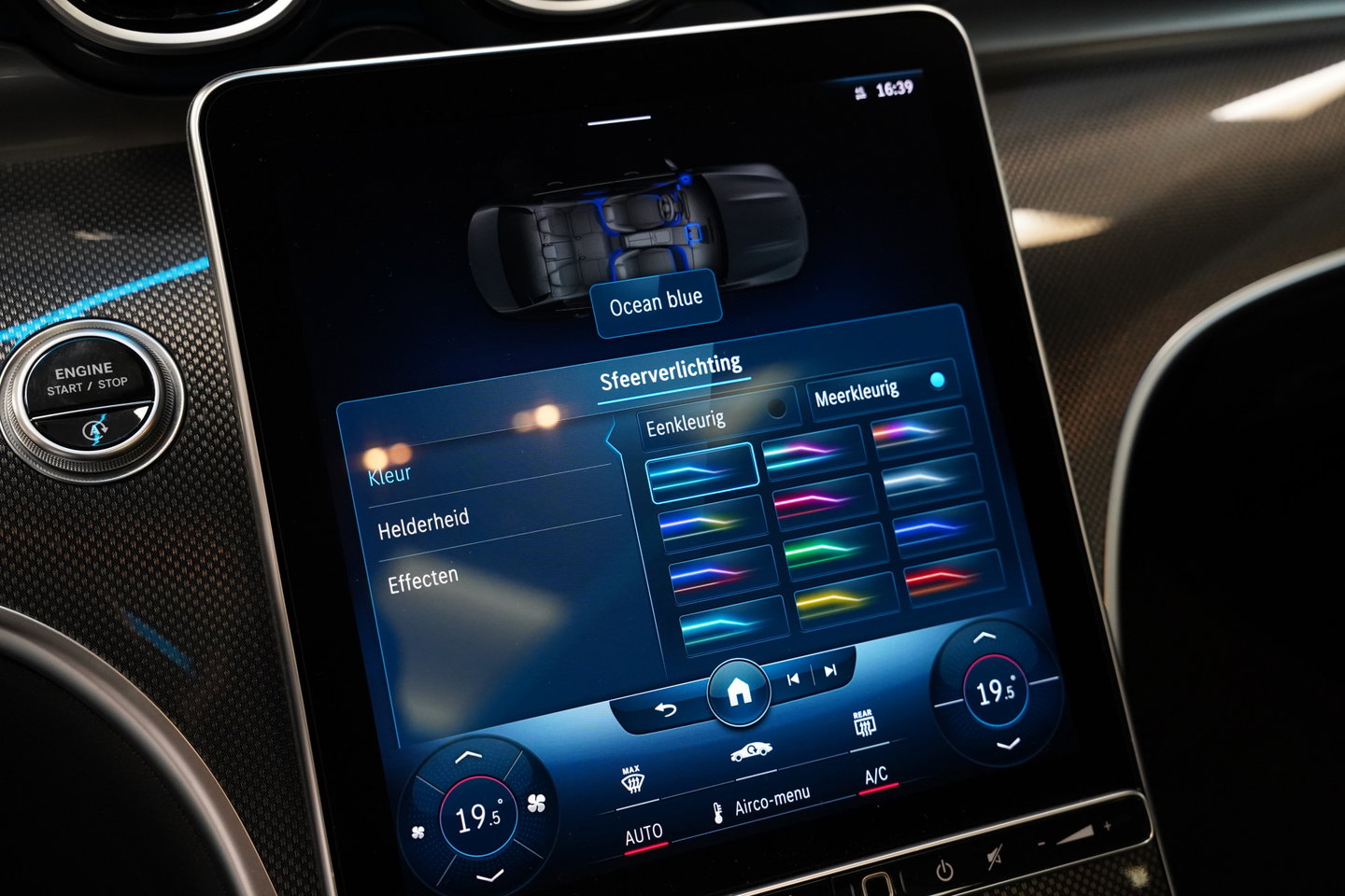 Mercedes-Benz C-Klasse 200 Launch Edition AMG Line Panoramadak Advance Sound Trekhaak Sfeerverlichting Trekhaak NAP!