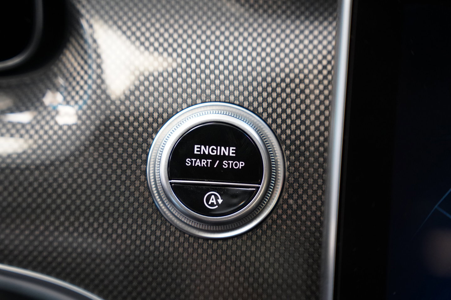 Mercedes-Benz C-Klasse 200 Launch Edition AMG Line Panoramadak Advance Sound Trekhaak Sfeerverlichting Trekhaak NAP!