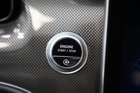 Mercedes-Benz C-Klasse 200 Launch Edition AMG Line Panoramadak Advance Sound Trekhaak Sfeerverlichting Trekhaak NAP!