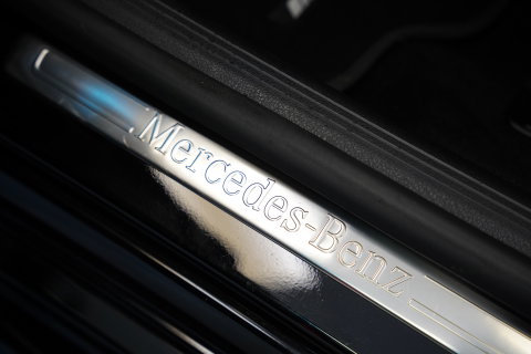 Mercedes-Benz C-Klasse 200 Launch Edition AMG Line Panoramadak Advance Sound Trekhaak Sfeerverlichting Trekhaak NAP!