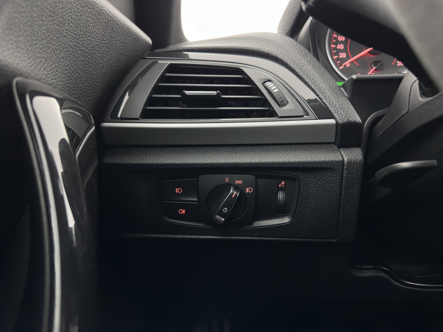 BMW 1-serie 116d High Executive M-Sportpack Aut. *XENON | HEATED-SPORTSEATS | NAVI-FULLMAP | CAMERA | PRIVACY-GLASS | AIRCO | PDC | CRUISE | 18''ALU*