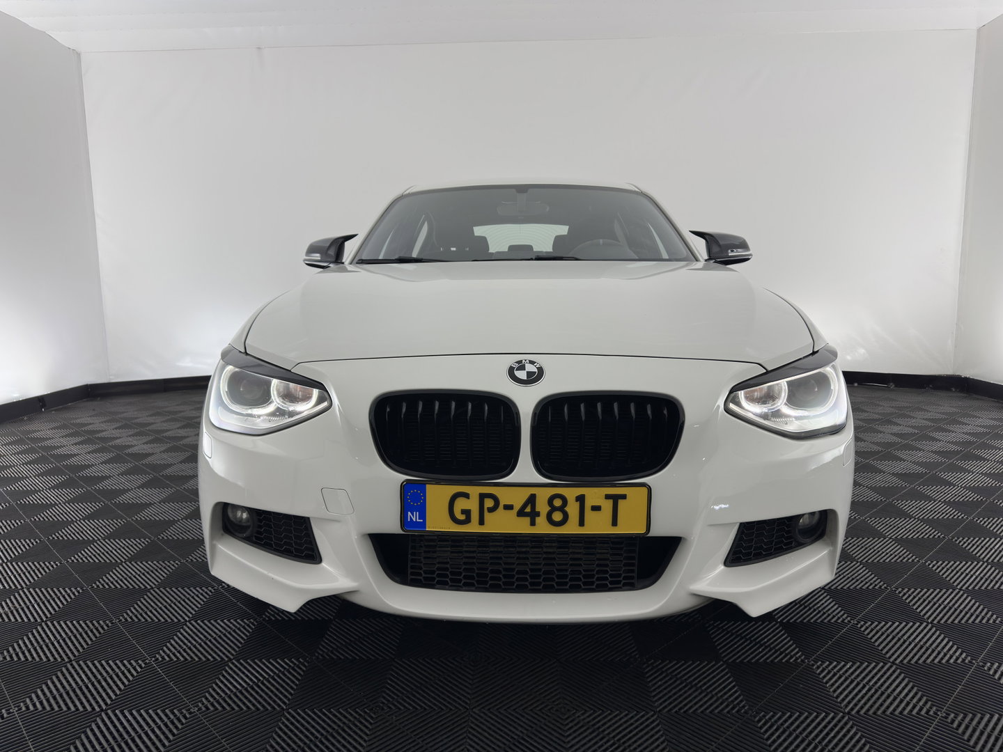 BMW 1-serie 116d High Executive M-Sportpack Aut. *XENON | HEATED-SPORTSEATS | NAVI-FULLMAP | CAMERA | PRIVACY-GLASS | AIRCO | PDC | CRUISE | 18''ALU*