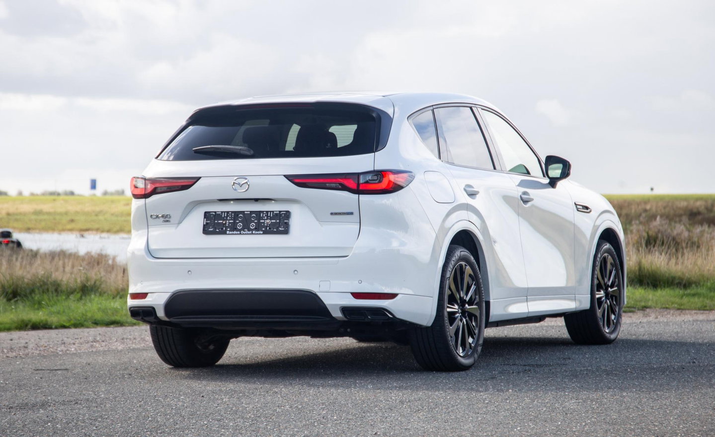 Mazda CX-60 2.5 e-SkyActiv PHEV Homura Plus PANORAMA DAK / CAMERA / CARPLAY / DEALER AUTO / STOELKOELING + VERWARMING