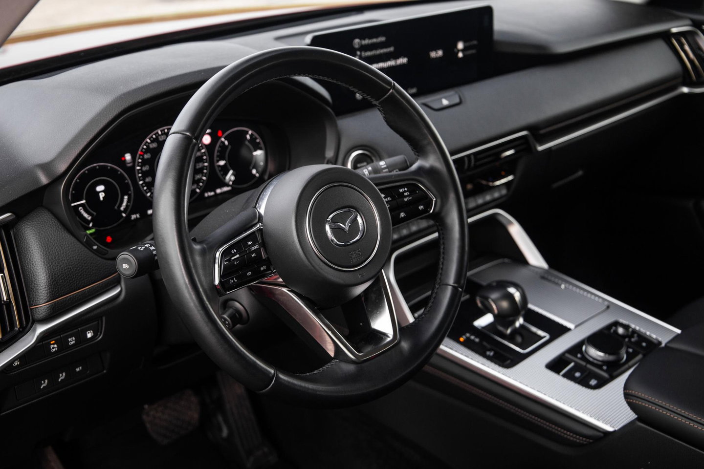 Mazda CX-60 2.5 e-SkyActiv PHEV Homura Plus PANORAMA / 360 CAMERA / STOELVERWARMING + KOELING / CARPLAY / ADAPTIVE CRUISE