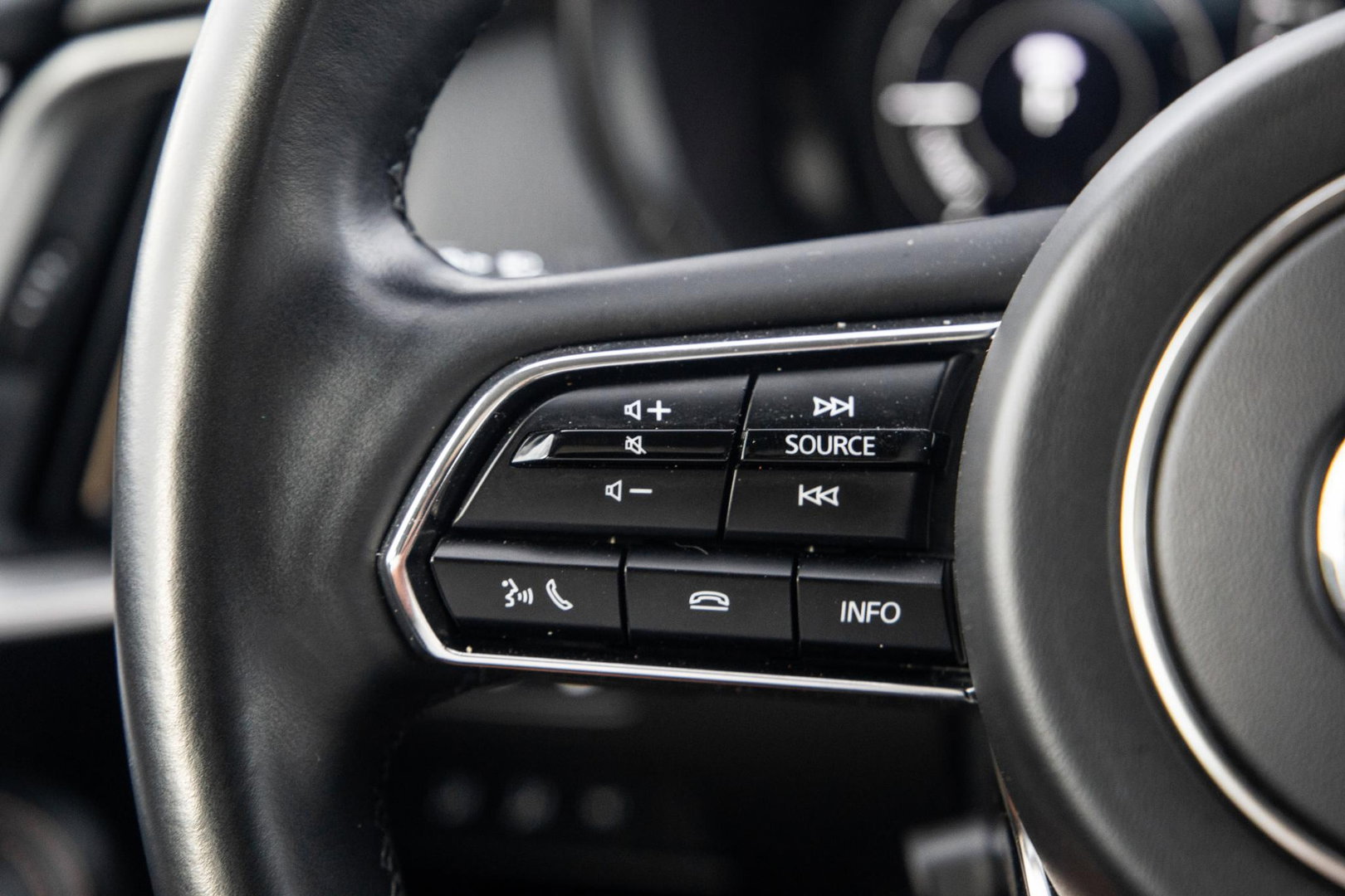 Mazda CX-60 2.5 e-SkyActiv PHEV Homura Plus PANORAMA / 360 CAMERA / STOELVERWARMING + KOELING / CARPLAY / ADAPTIVE CRUISE