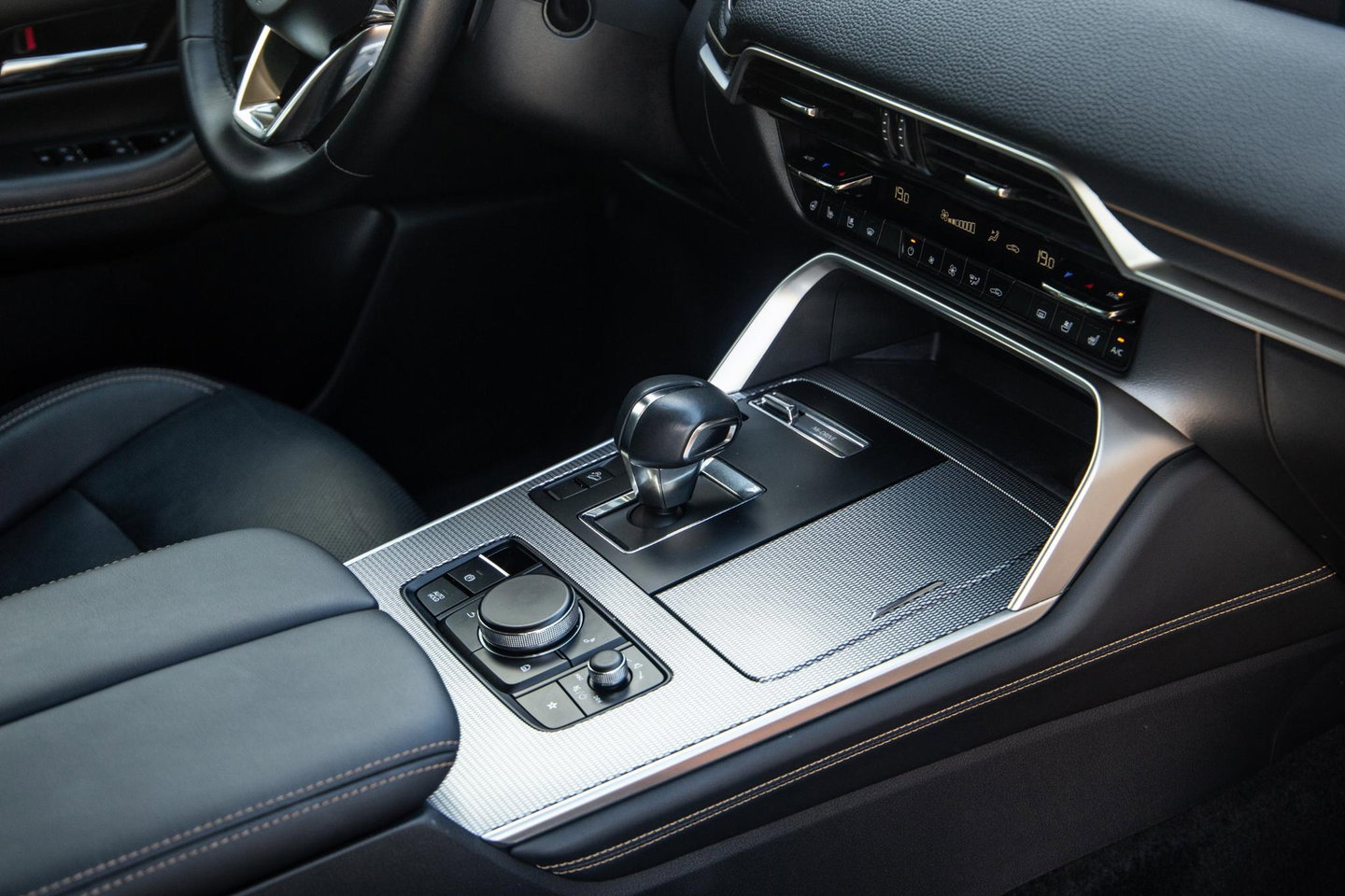 Mazda CX-60 2.5 e-SkyActiv PHEV Homura Plus PANORAMA / 360 CAMERA / STOELVERWARMING + KOELING / CARPLAY / ADAPTIVE CRUISE