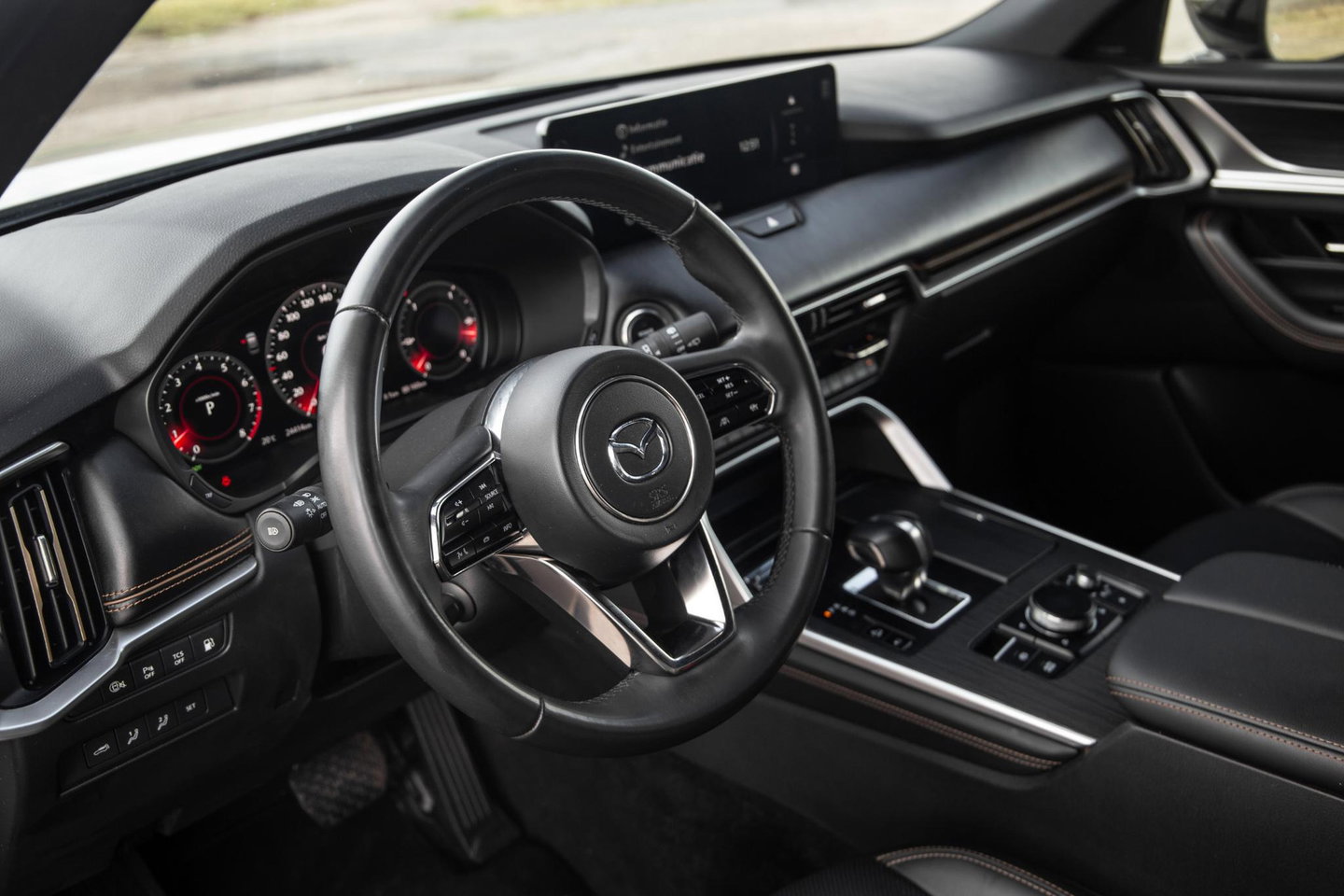 Mazda CX-60 2.5 e-SkyActiv PHEV Homura CAMERA / STOELVERWARMING + KOELING / CARPLAY / ADAPTIVE CRUISE