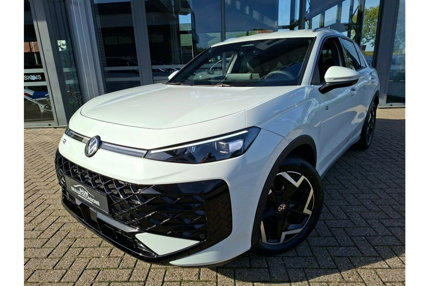 Volkswagen T-Roc 1.5 ETSI R-LINE FIRST AUTOMAAT NAVI LMV PDC-CAMERA WINTERPACK