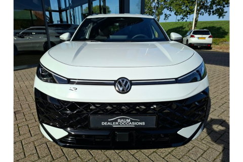 Volkswagen T-Roc 1.5 ETSI R-LINE FIRST AUTOMAAT NAVI LMV PDC-CAMERA WINTERPACK