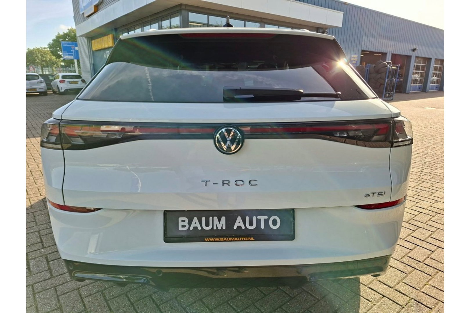 Volkswagen T-Roc 1.5 ETSI R-LINE FIRST AUTOMAAT NAVI LMV PDC-CAMERA WINTERPACK