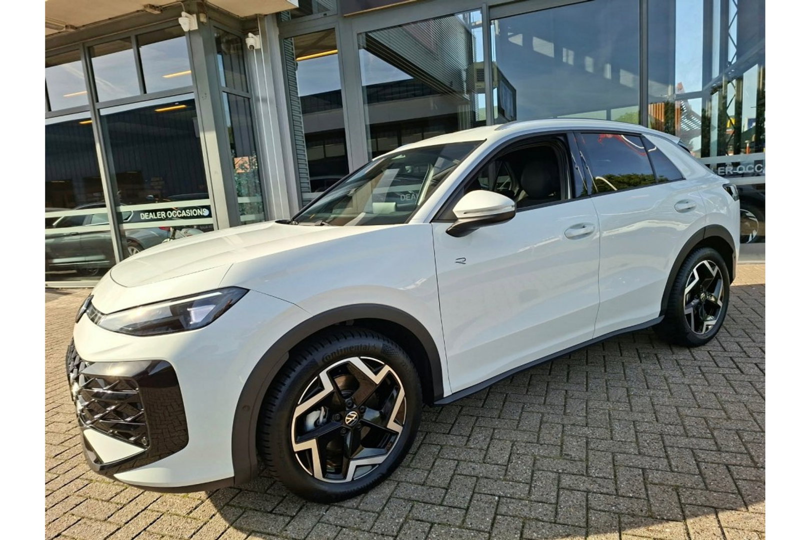 Volkswagen T-Roc 1.5 ETSI R-LINE FIRST AUTOMAAT NAVI LMV PDC-CAMERA WINTERPACK