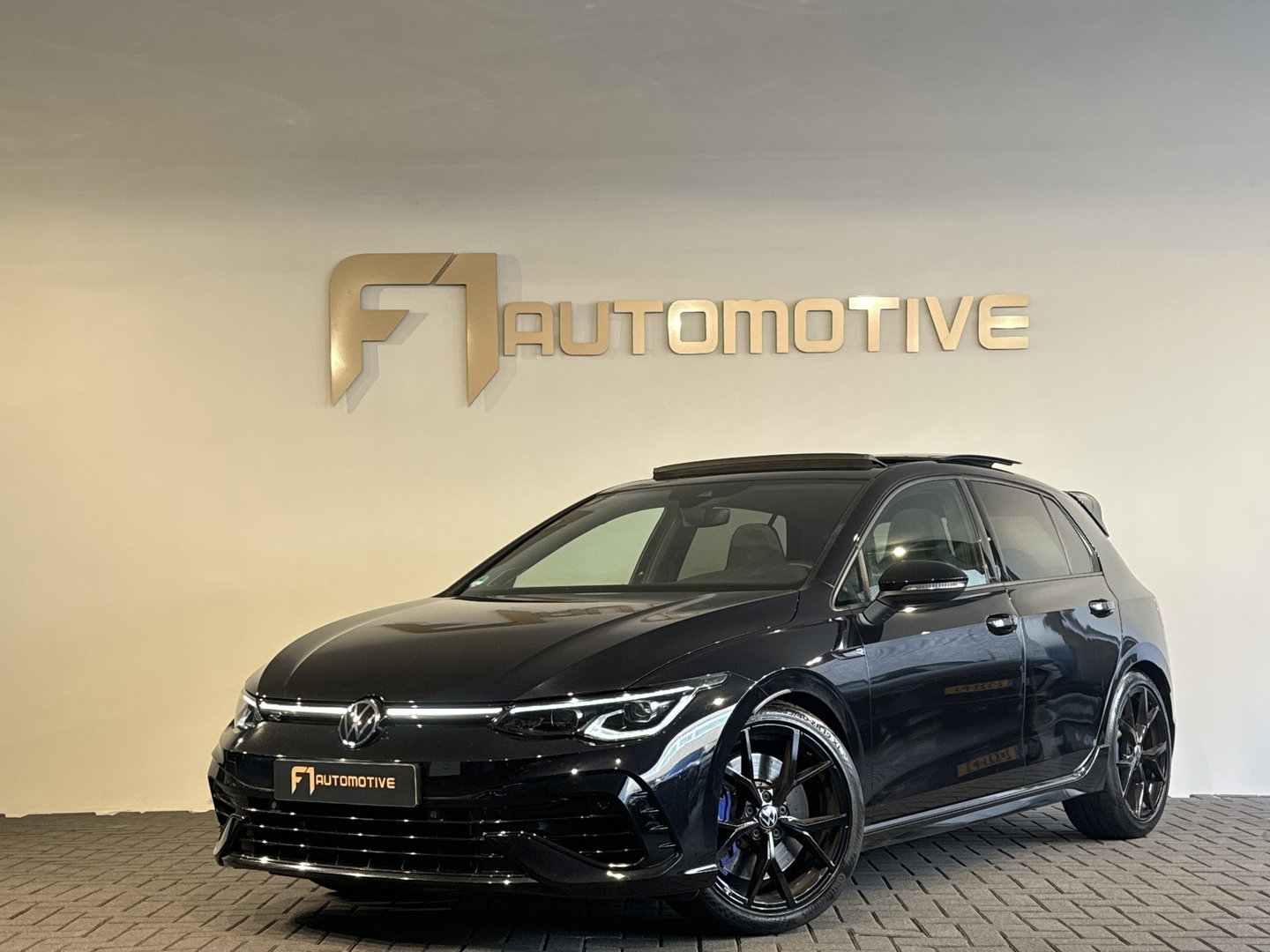 Volkswagen Golf 2.0 TSI R 4Motion Pano|Harman Kardon|Camera|Keyless