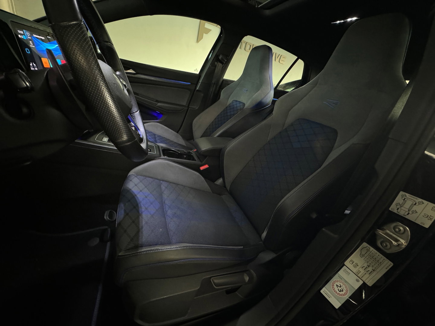 Volkswagen Golf 2.0 TSI R 4Motion Pano|Harman Kardon|Camera|Keyless