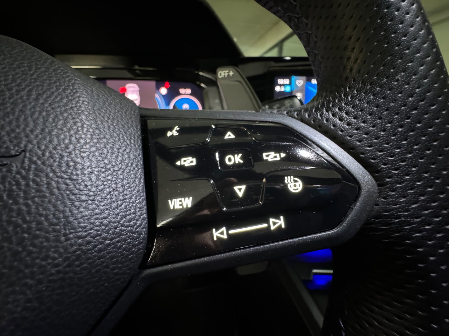 Volkswagen Golf 2.0 TSI R 4Motion Pano|Harman Kardon|Camera|Keyless