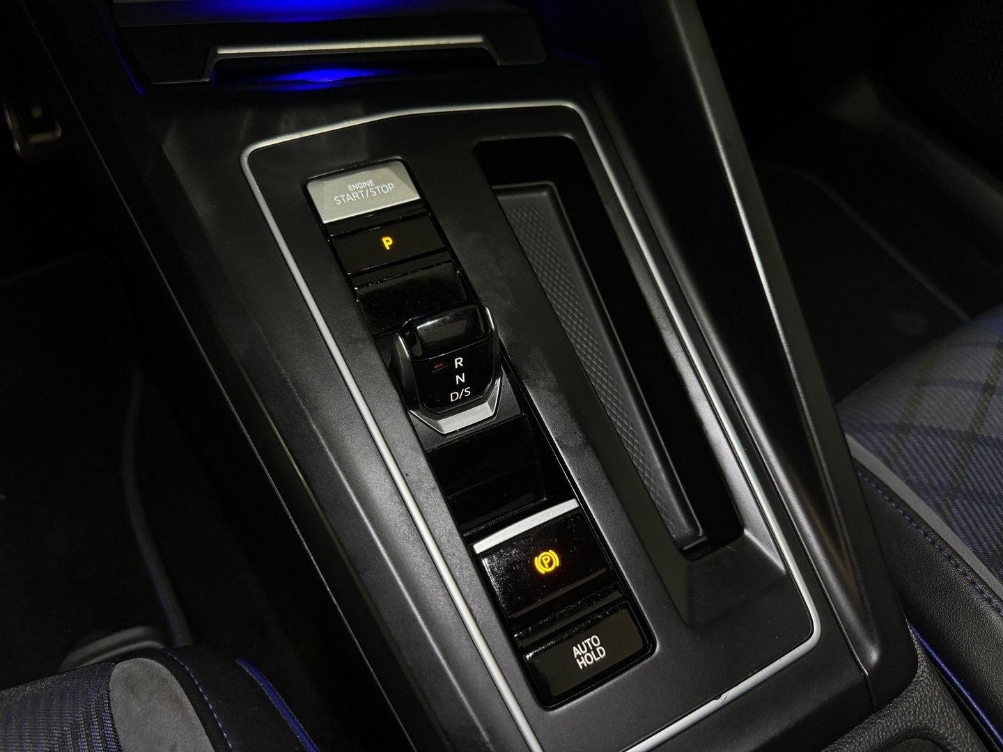 Volkswagen Golf 2.0 TSI R 4Motion Pano|Harman Kardon|Camera|Keyless
