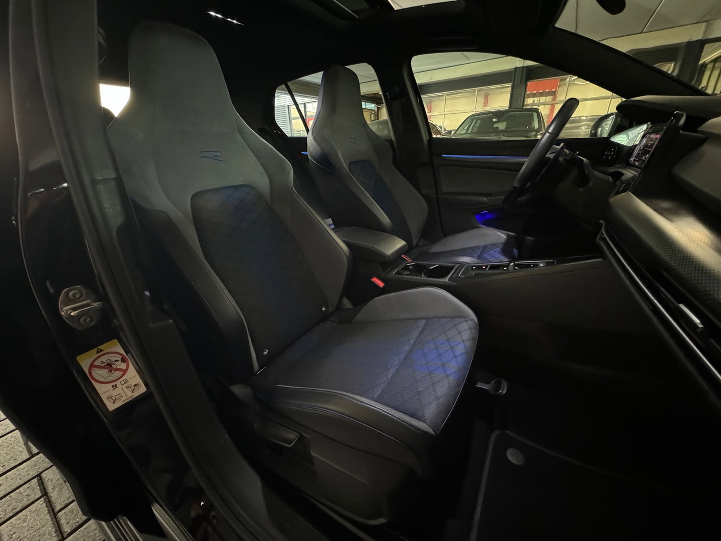 Volkswagen Golf 2.0 TSI R 4Motion Pano|Harman Kardon|Camera|Keyless