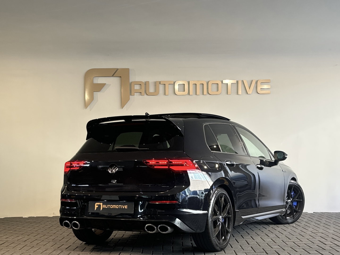 Volkswagen Golf 2.0 TSI R 4Motion Pano|Harman Kardon|Camera|Keyless