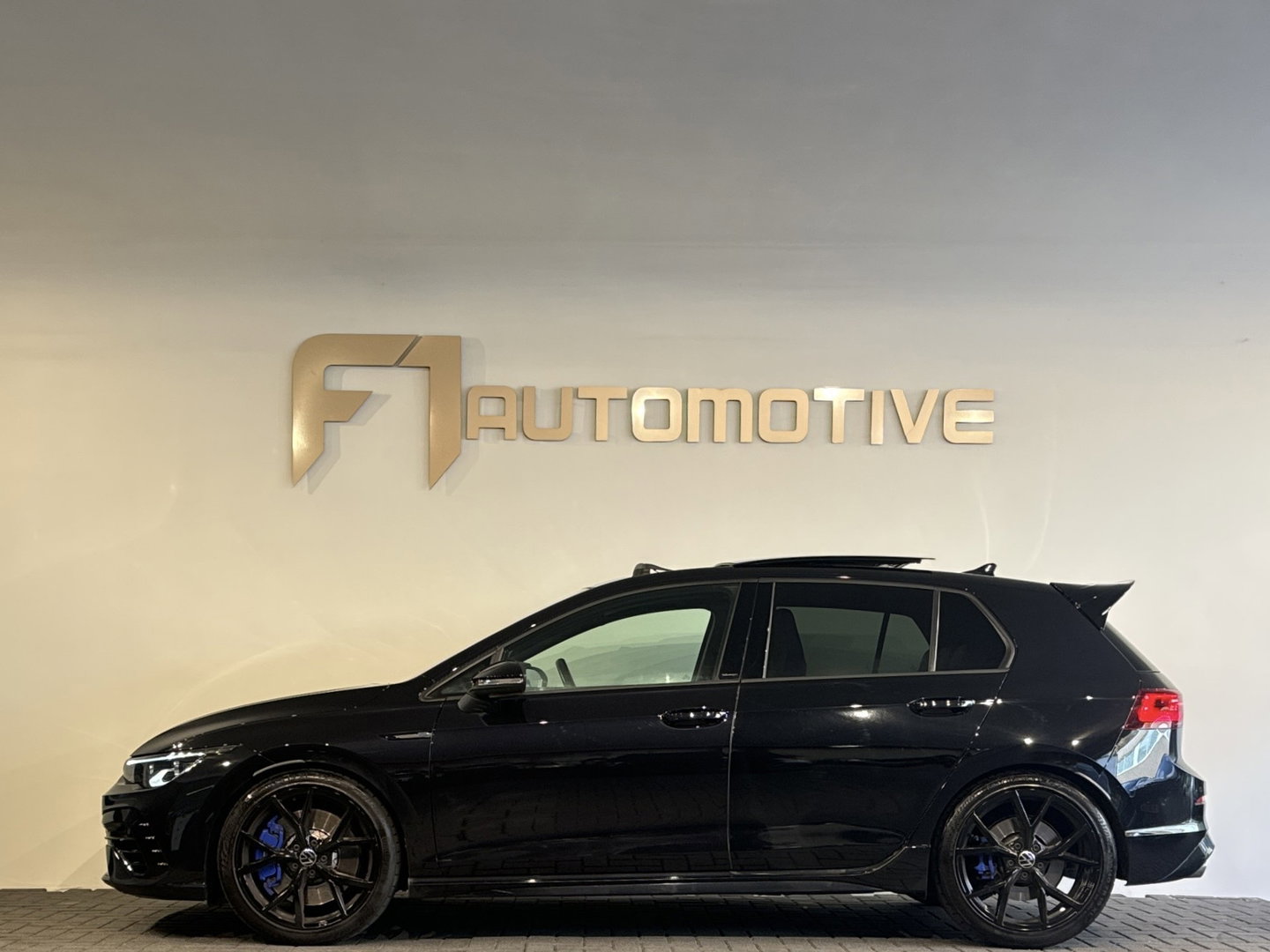 Volkswagen Golf 2.0 TSI R 4Motion Pano|Harman Kardon|Camera|Keyless