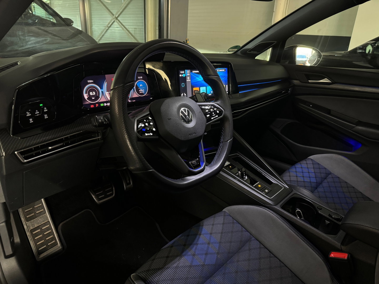 Volkswagen Golf 2.0 TSI R 4Motion Pano|Harman Kardon|Camera|Keyless