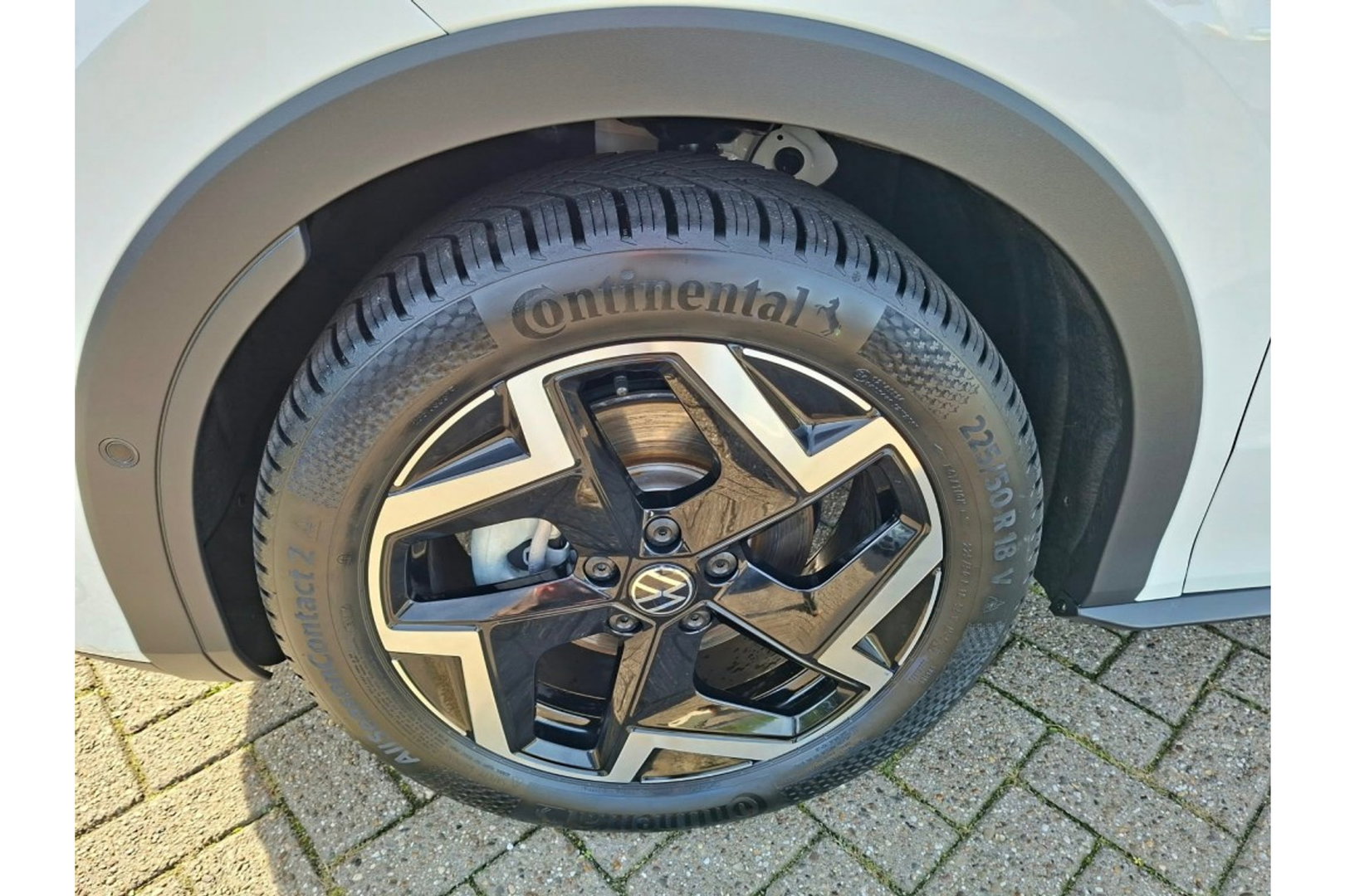 Volkswagen T-Roc 1.5 ETSI R-LINE FIRST AUTOMAAT NAVI LMV PDC-CAMERA WINTERPACK