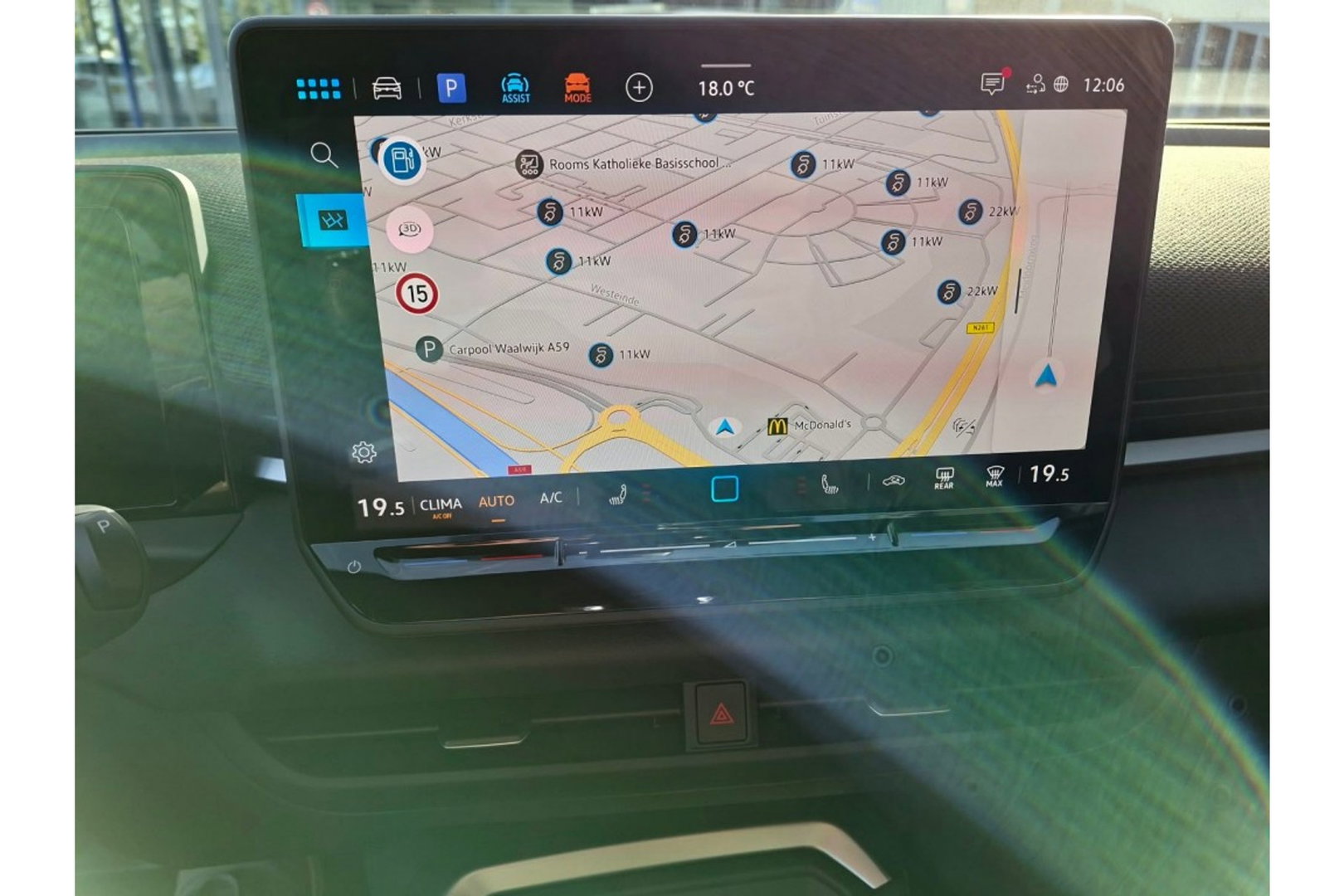 Volkswagen T-Roc 1.5 ETSI R-LINE FIRST AUTOMAAT NAVI LMV PDC-CAMERA WINTERPACK
