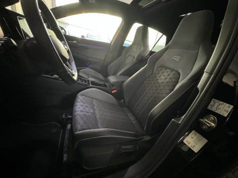 Volkswagen Golf 1.5 eTSI R-Line Pano|Keyless|ACC|Trekhaak|Lane Assist