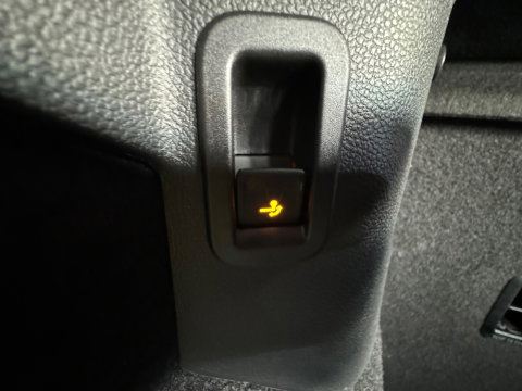 Volkswagen Golf 1.5 eTSI R-Line Pano|Keyless|ACC|Trekhaak|Lane Assist