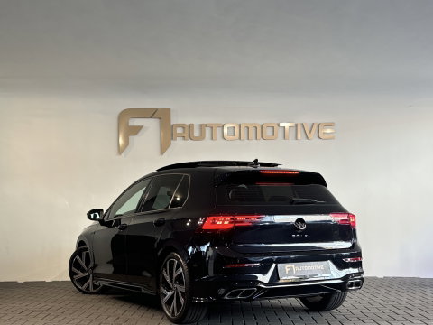 Volkswagen Golf 1.5 eTSI R-Line Pano|Keyless|ACC|Trekhaak|Lane Assist