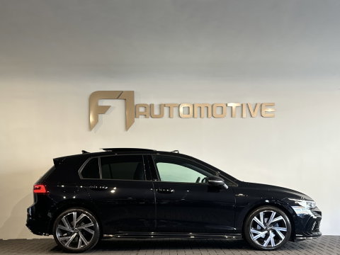 Volkswagen Golf 1.5 eTSI R-Line Pano|Keyless|ACC|Trekhaak|Lane Assist