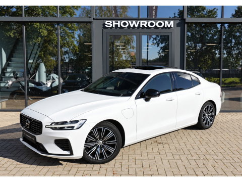 Volvo S60 2.0 T8 AWD Twin Engine R-Design PANO H&K KEYLESS