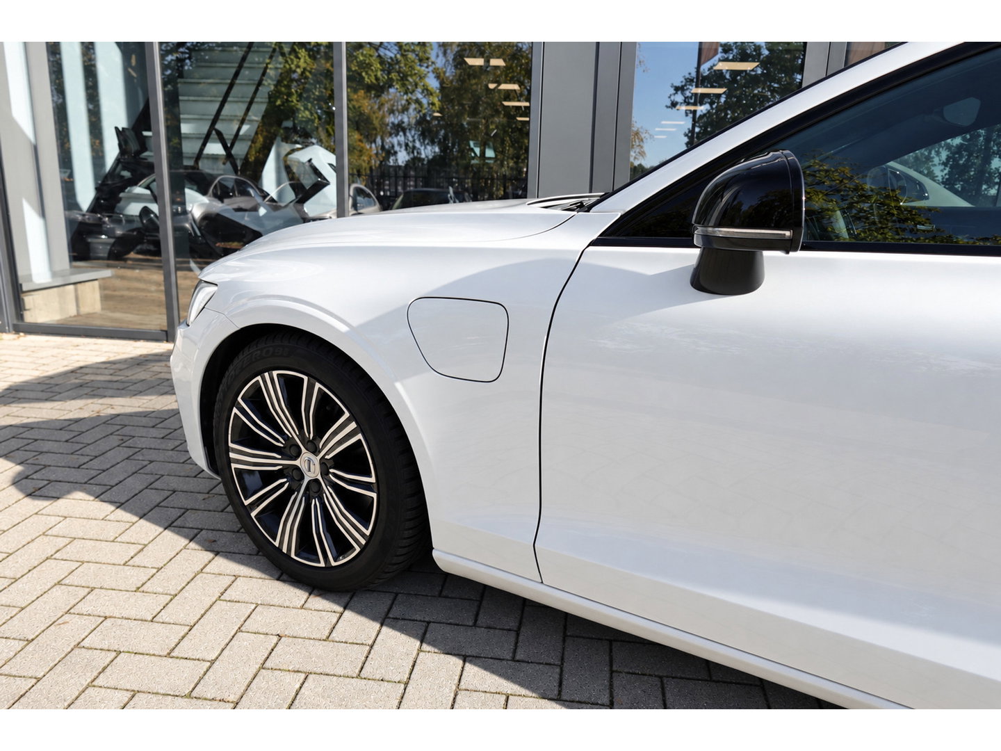 Volvo S60 2.0 T8 AWD Twin Engine R-Design PANO H&K KEYLESS