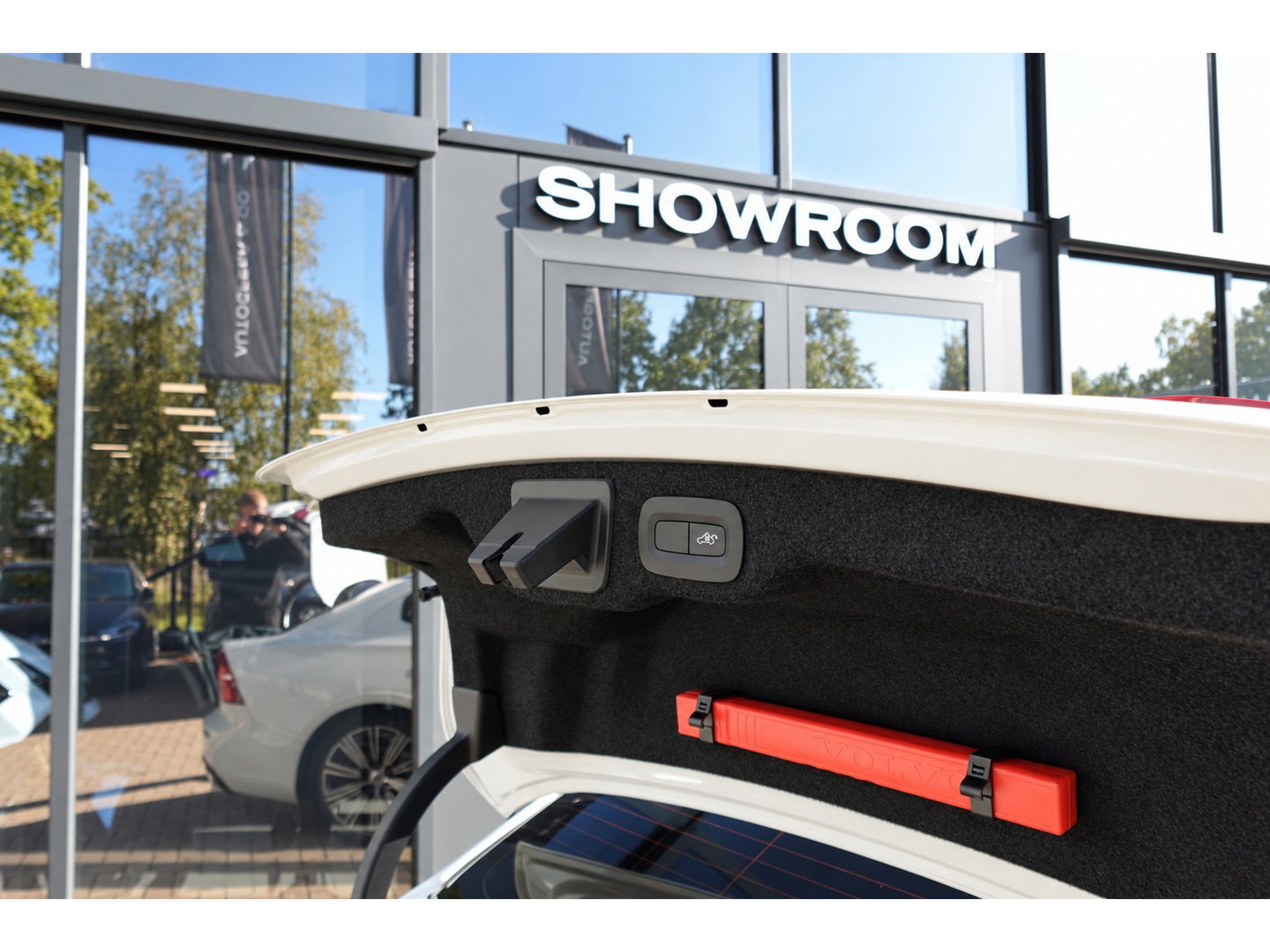 Volvo S60 2.0 T8 AWD Twin Engine R-Design PANO H&K KEYLESS