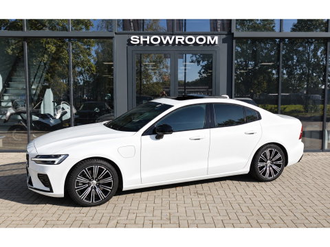 Volvo S60 2.0 T8 AWD Twin Engine R-Design PANO H&K KEYLESS