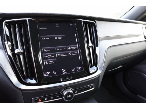 Volvo S60 2.0 T8 AWD Twin Engine R-Design PANO H&K KEYLESS