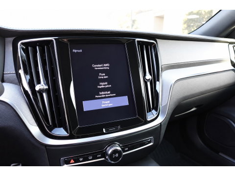 Volvo S60 2.0 T8 AWD Twin Engine R-Design PANO H&K KEYLESS