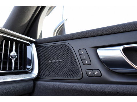 Volvo S60 2.0 T8 AWD Twin Engine R-Design PANO H&K KEYLESS