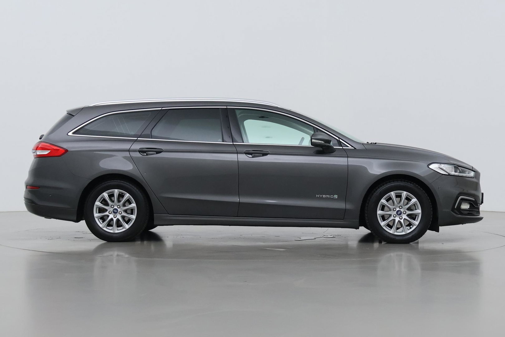Ford Mondeo Wagon 2.0 IVCT HEV Titanium | ACC | BLIS | Camera | Keyless | Stoelverwarming | Adaptieve LED | Verwarmde voorruit | Parkeerassistent